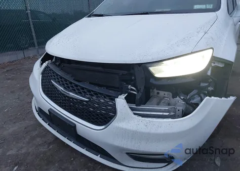 2022 Chrysler Pacifica Touring L z USA, uszkodzony, nr VIN 2C4RC1BG5NR118136